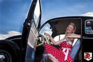 Rockabilly Shooting mit VW Käfer